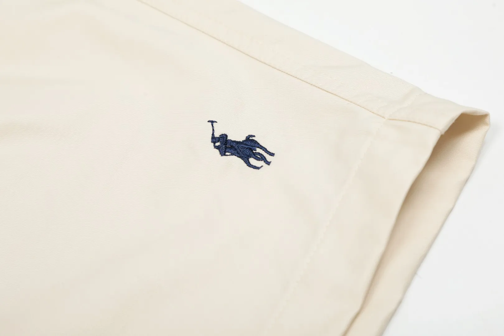 P166 💰 "Top quality" Style number: 1102# [Ralph Lauren Paul small label war horse basic classic shorts] ✅Ralph Lauren Ralph Lauren dopamine war horse small label outdoor shorts ✅Summer fresh, classic and versatile drawstring basic classic shorts ✅Lazy style must-have item The upper body has a fresh feeling ✅Nylon silk floss is smooth and soft, highly breathable and not stuffy ✅Specialized for platform live broadcast, wholesale entity, summer running volume ✅Simple and easy to match, light American style, super great ✅Standard for summer, small and sexy is YYDS, a must-have for petite girls. Size: S-L #Elastic waistline can be stretched. Color: Black, White, Light Blue, Off-white, Pink, Light Green, Khaki